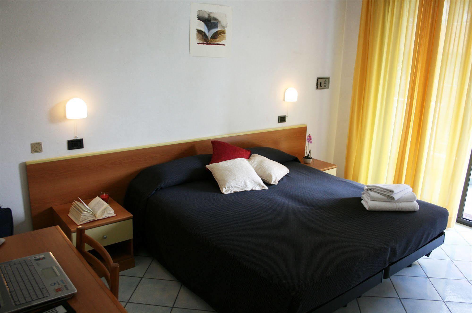 Residence Villa Dei Pini Rimini Dış mekan fotoğraf